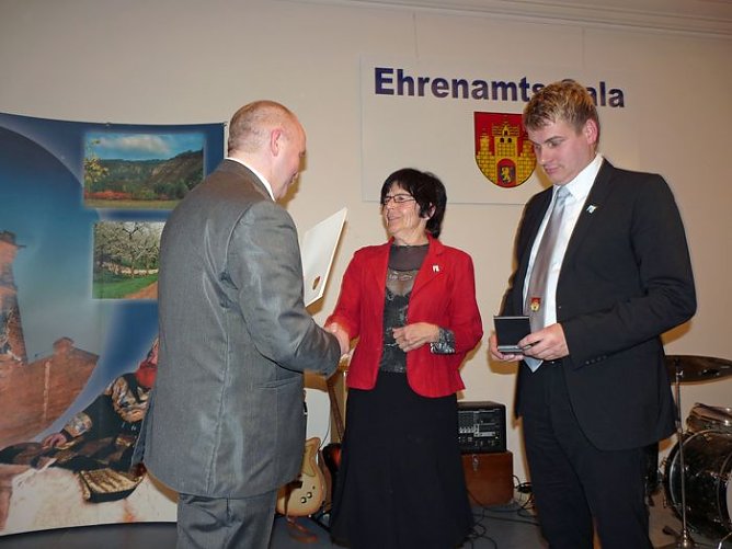 Ehrenarbeit gew&uuml;rdigt (Foto: Karl-Heinz Herrmann)