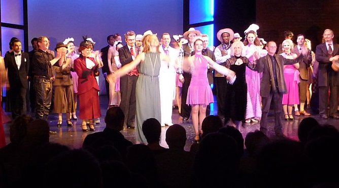 Stehende Ovationen (Foto: nnz)