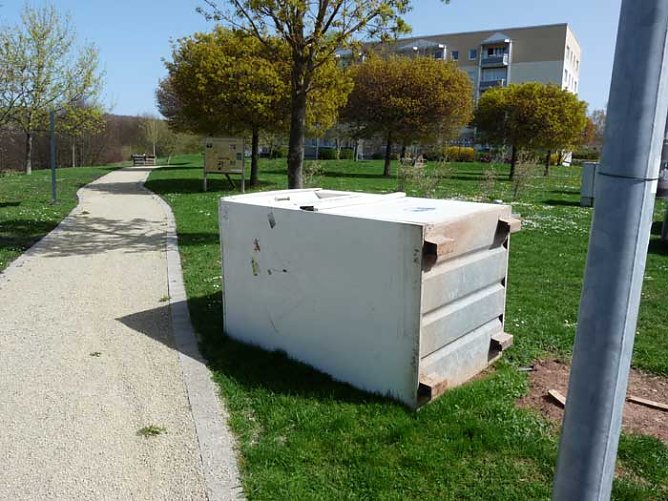 Altkleidercontainer (Foto: Karl-Heinz Herrmann)