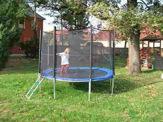 Trampolin (Foto: Domizil Bad Frankenhausen) Trampolin (Foto: Domizil Bad Frankenhausen)