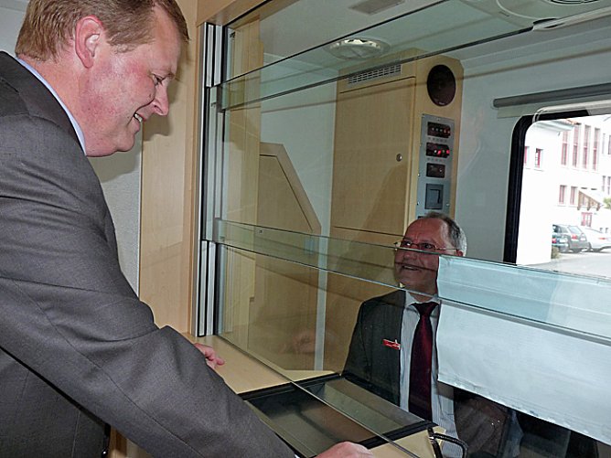 Neuer Sparkassenbus (Foto: Karl-Heinz Herrmann)