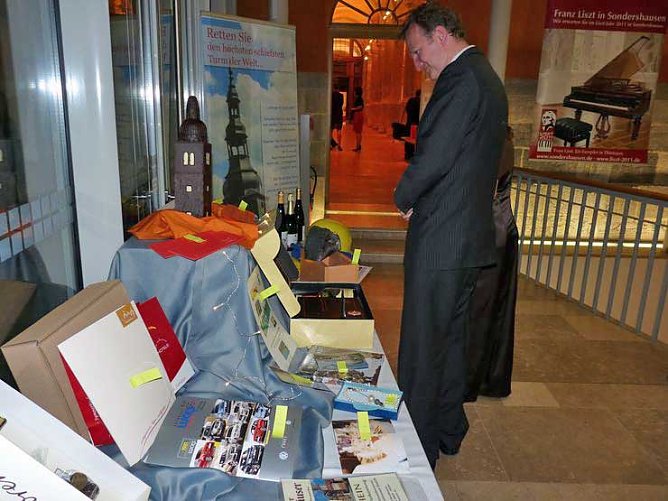 Bei Tombola abger&auml;umt? (Foto: Karl-Heinz Herrmann)