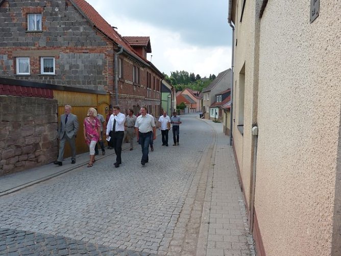 &Uuml;bergabe Tilledaer Stra&szlig;e (Foto: Karl-Heinz Herrmann)