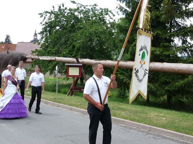 Laubk&ouml;nig gekr&ouml;nt (Foto: Karl-Heinz Herrmann)