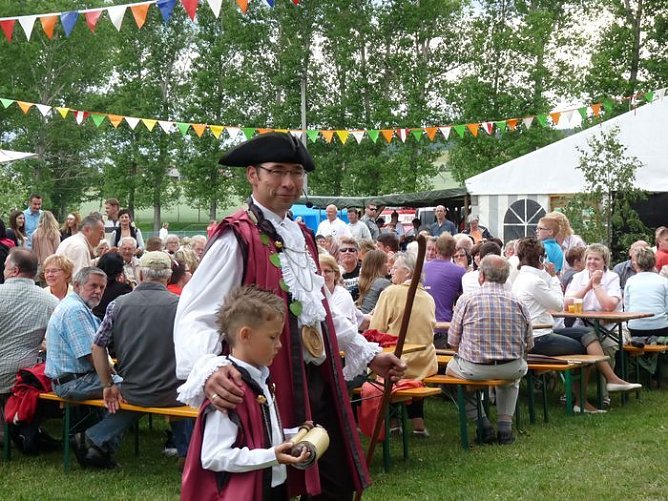 Laubk&ouml;nig gekr&ouml;nt (Foto: Karl-Heinz Herrmann)