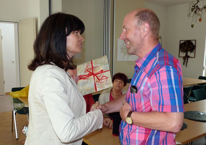 Herzlichen Glückwunsch (Foto: Karl-Heinz Herrmann) Herzlichen Glückwunsch (Foto: Karl-Heinz Herrmann)