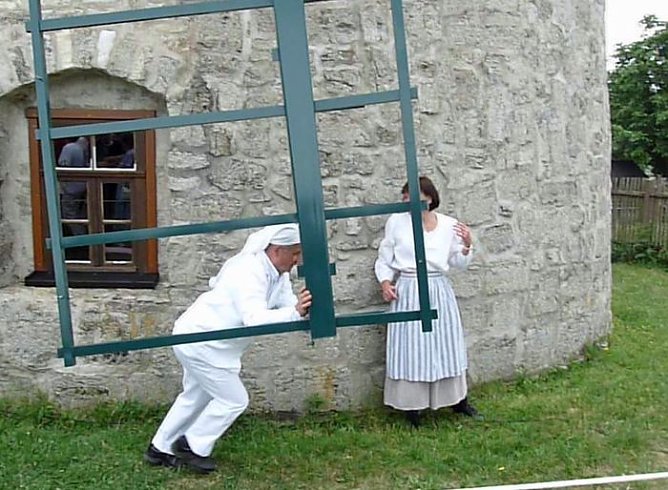 Gedränge an der Mühle (Foto: Karl-Heinz Herrmann) Gedränge an der Mühle (Foto: Karl-Heinz Herrmann)