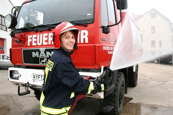 Auf zum 20. Kreisfeuerwehrtag in Greußen (Foto: Günter Herting) Auf zum 20. Kreisfeuerwehrtag in Greußen (Foto: Günter Herting)