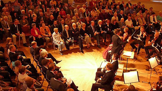 Ministerielle Interesse (Foto: Karl-Heinz Herrmann)