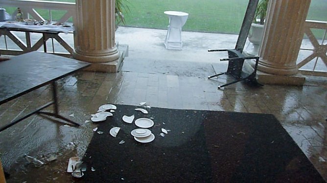 Unwetter im Kyffhäuserkreis (Foto: Karl-Heinz Herrmann) Unwetter im Kyffhäuserkreis (Foto: Karl-Heinz Herrmann)