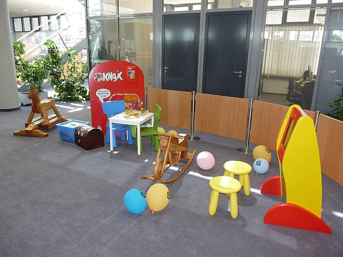 Ziehung Gewinnerin (Foto: Karl-Heinz Herrmann) Ziehung Gewinnerin (Foto: Karl-Heinz Herrmann)