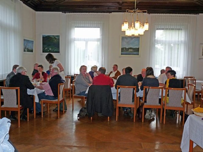 Sommerfest bei der VHS (Foto: Karl-Heinz Herrmann) Sommerfest bei der VHS (Foto: Karl-Heinz Herrmann)