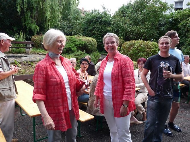 Sommerfest bei der VHS (Foto: Karl-Heinz Herrmann) Sommerfest bei der VHS (Foto: Karl-Heinz Herrmann)