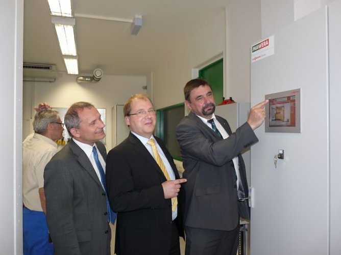 Auf Knopf gedrückt (Foto: Karl-Heinz Herrmann) Auf Knopf gedrückt (Foto: Karl-Heinz Herrmann)