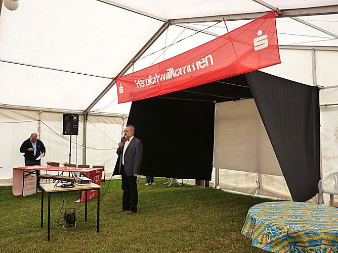 In die Luft gegangen (Foto: Karl-Heinz Herrmann)