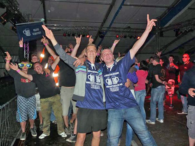 Da steppt der B&auml;r (Foto: Karl-Heinz Herrmann)