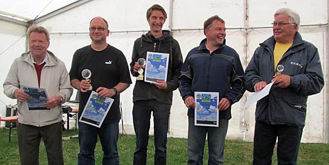 Die Meister sind gekürt (Foto: Aeroclub Hans Grade e. V.) Die Meister sind gekürt (Foto: Aeroclub Hans Grade e. V.)