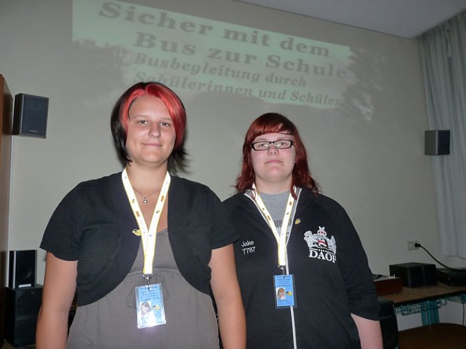 Sicher mit dem Bus (Foto: Karl-Heinz Herrmann) Sicher mit dem Bus (Foto: Karl-Heinz Herrmann)