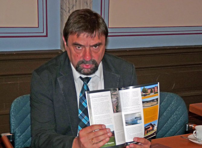 Kampf um Standorte (Foto: Karl-Heinz Herrmann) Kampf um Standorte (Foto: Karl-Heinz Herrmann)