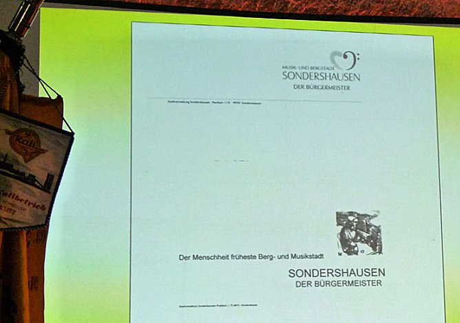 Minister versohlt (Foto: Karl-Heinz Herrmann)