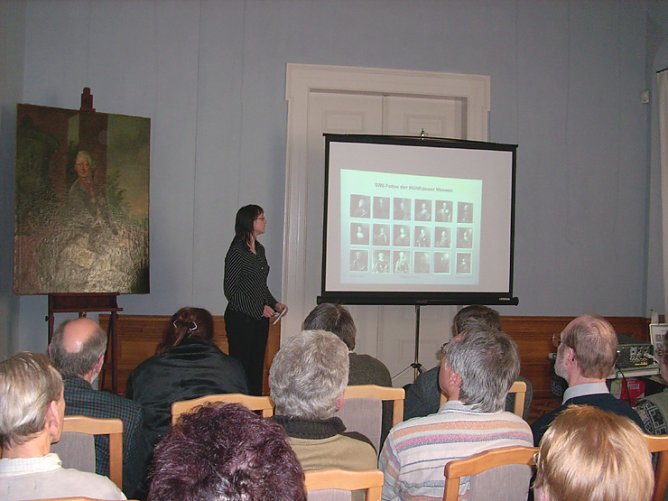 Treff f&uuml;r Neugierige (Foto: Karl-Heinz Herrmann)