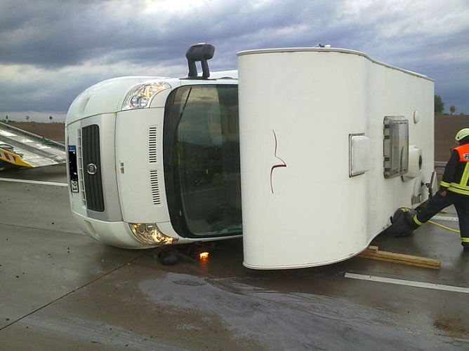 Umgekippt (Foto: Polizei) Umgekippt (Foto: Polizei)