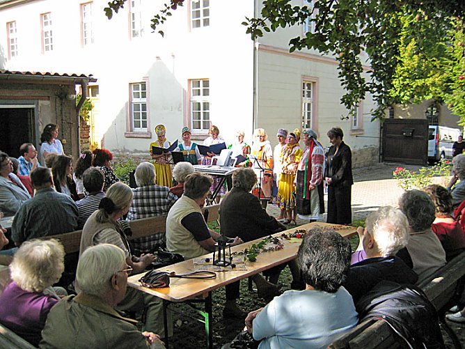 Begegnung verbindet (Foto: FAU Sondershausen)