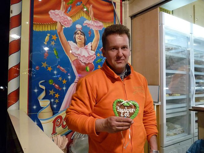 Lindwurm in der Stadt (Foto: Karl-Heinz Herrmann) Lindwurm in der Stadt (Foto: Karl-Heinz Herrmann)