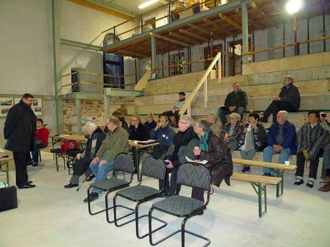 Mitgliederversammlung Cruciskirche (Foto: Edith Brust) Mitgliederversammlung Cruciskirche (Foto: Edith Brust)