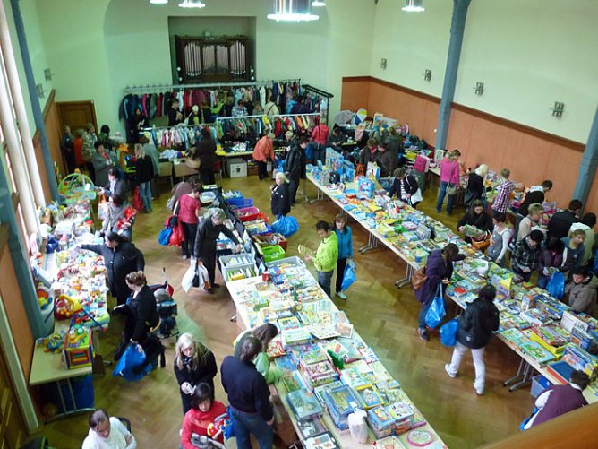 Spielsachenbasar (Foto: Karl-Heinz Herrmann) Spielsachenbasar (Foto: Karl-Heinz Herrmann)