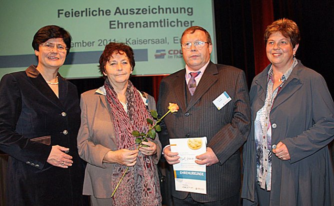 Ehrenamt gew&uuml;rdigt (Foto: Wahlkreisb&uuml;ro Holbe)