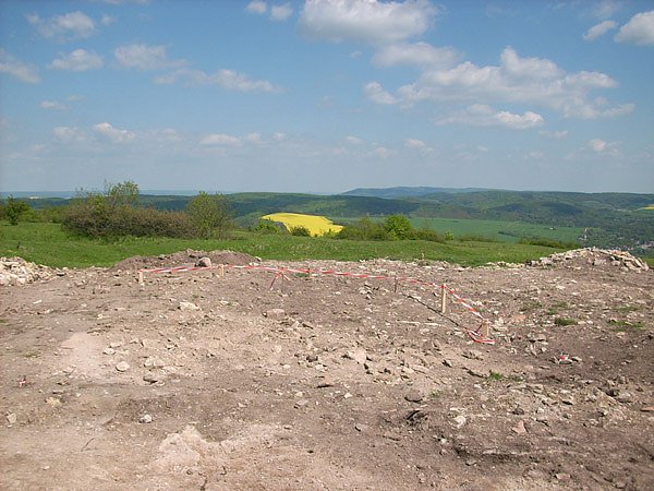 Ausgrabung am Frauenberg (Foto: Karl-Heinz Herrmann) Ausgrabung am Frauenberg (Foto: Karl-Heinz Herrmann)
