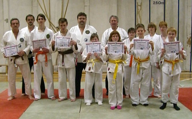 Erfolgreiche Kyu Pr&uuml;fungen  (Foto: Kampfkunstschule Artern e.V. )