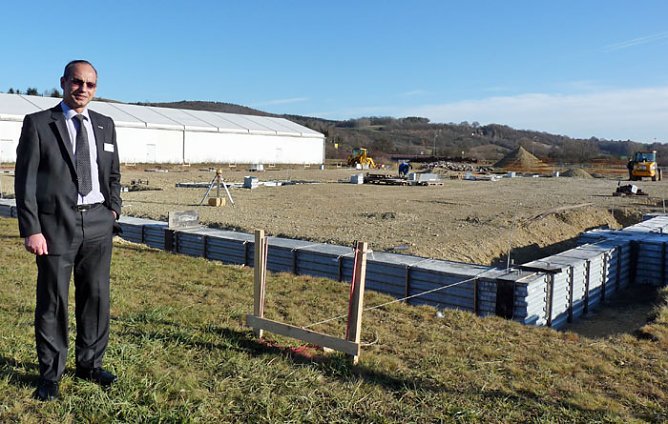 Industrie zeigt Flagge (Foto: Karl-Heinz Herrmann)