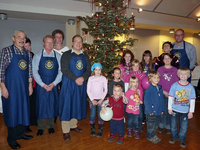 Aktion Weihnacht für die Tafel (Foto: Karl-Heinz Herrmann) Aktion Weihnacht für die Tafel (Foto: Karl-Heinz Herrmann)