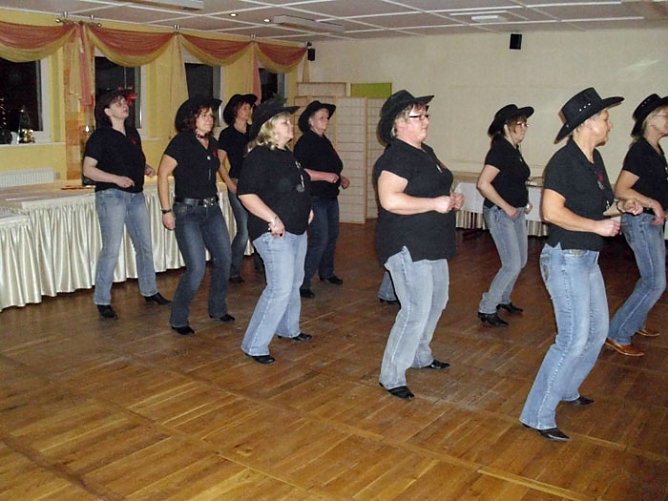 Weihnachtsfeier mit buntem Unterhaltungsprogramm (Foto: Thomas Leipold) Weihnachtsfeier mit buntem Unterhaltungsprogramm (Foto: Thomas Leipold)