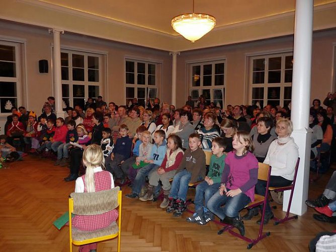 Weihnachtsspiel (Foto: Karl-Heinz Herrmann) Weihnachtsspiel (Foto: Karl-Heinz Herrmann)