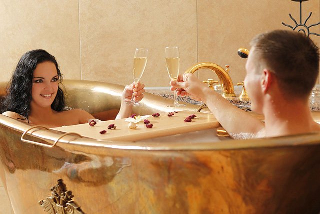 "Der Romantischer Valentinsabend" (Foto: Kyffhäuser-Therme) "Der Romantischer Valentinsabend" (Foto: Kyffhäuser-Therme)