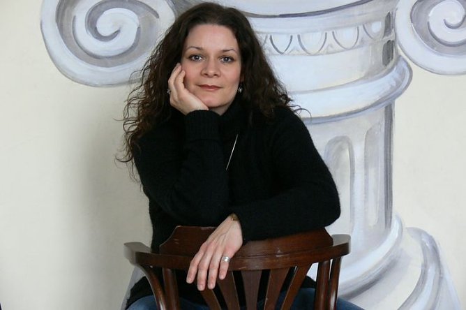 In einer Hosenrolle (Foto: Kühn) In einer Hosenrolle (Foto: Kühn)