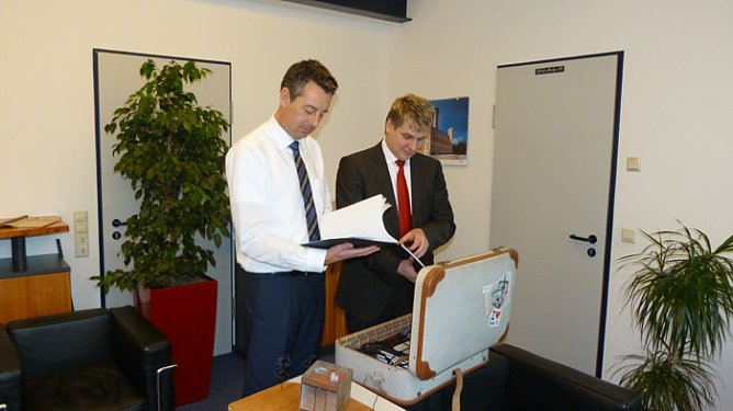 Mit Koffer nach Erfurt (Foto: Stadt Bad Frankenhausen)