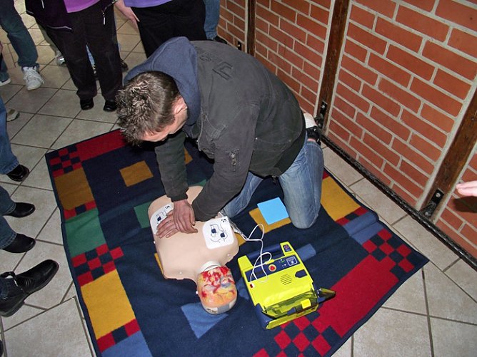Erste-Hilfe Schulung der Freiwilligen (Foto: Domizil Bad Frankenhausen)