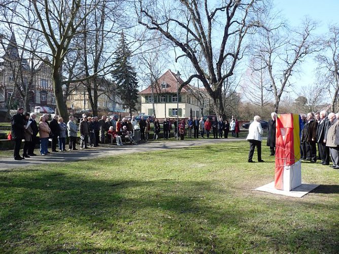 Stele für Eduard Stein (Foto: Karl-Heinz Herrmann) Stele für Eduard Stein (Foto: Karl-Heinz Herrmann)
