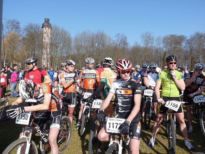 Rekordbeteiligung beim Possenlauf (1) (Foto: Karl-Heinz Herrmann) Rekordbeteiligung beim Possenlauf (1) (Foto: Karl-Heinz Herrmann)