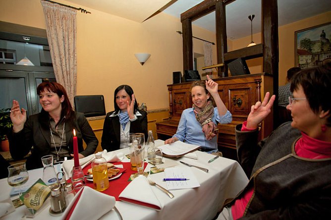 Neue Weinprinzessin für 2012 gewählt (Foto: Thomas Zelmer) Neue Weinprinzessin für 2012 gewählt (Foto: Thomas Zelmer)