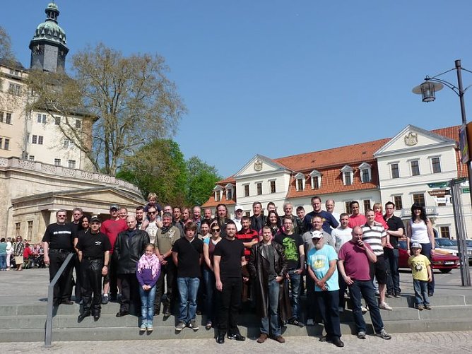 Oldtimer auf Markt (Foto: Karl-Heinz Herrmann)