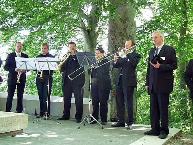 Der Toten gedacht (Foto: Karl-Heinz Herrmann) Der Toten gedacht (Foto: Karl-Heinz Herrmann)
