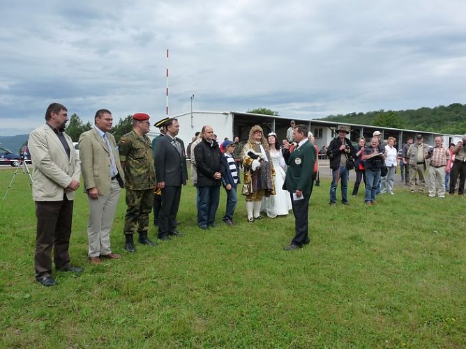 Feierlich er&ouml;ffnet (Foto: Karl-Heinz Herrmann)