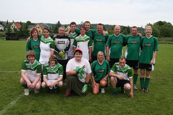 Der Ball rollte (Foto: Herbert Gruhne) Der Ball rollte (Foto: Herbert Gruhne)