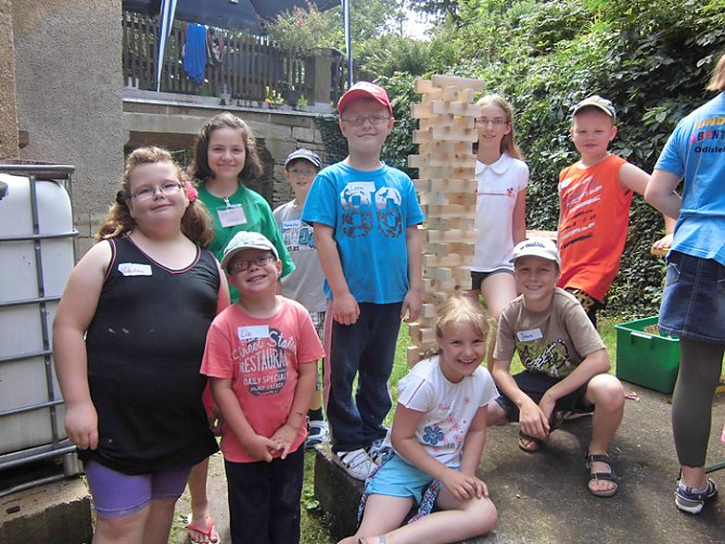 Eine Zeitreise im Pfarrgarten… (Foto: Thomas Wolff) Eine Zeitreise im Pfarrgarten… (Foto: Thomas Wolff)