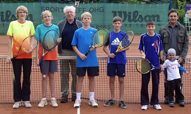 Staffelsieg bei Tennis (Foto: Marcel Fromm) Staffelsieg bei Tennis (Foto: Marcel Fromm)
